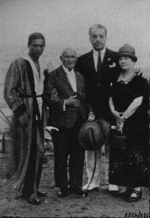 Serge Lifar, Enrico Cecchetti e Sergei Diaghilev e la moglie di quest'ultimo